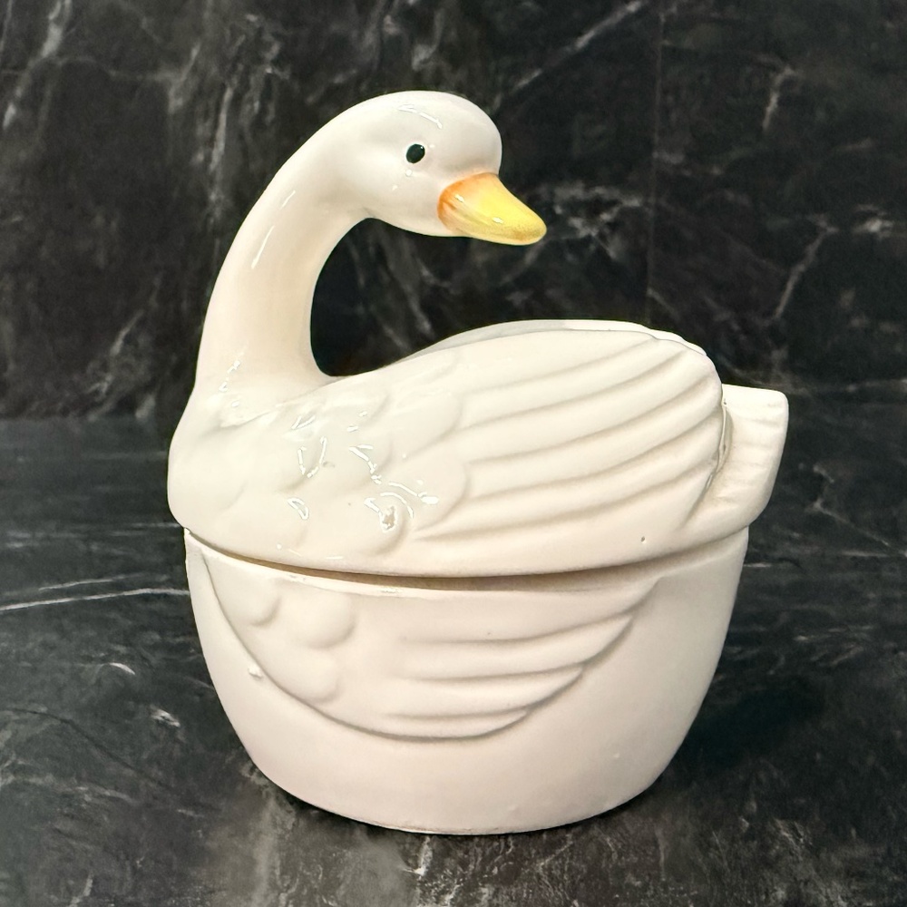 1982 RON GORDON DESIGNS, INC. Swan Trinket Dish - Picture 3 of 15